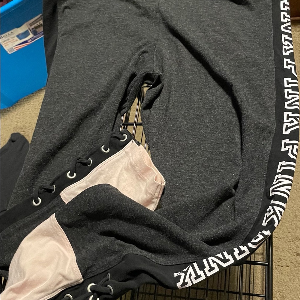 Pink capri leggings